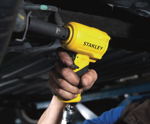 STANLEY PNEUMATIC IMPACT WRENCH 1/2" DRIVE STMT74840-800 (COMPACT & LIGHT BODY)